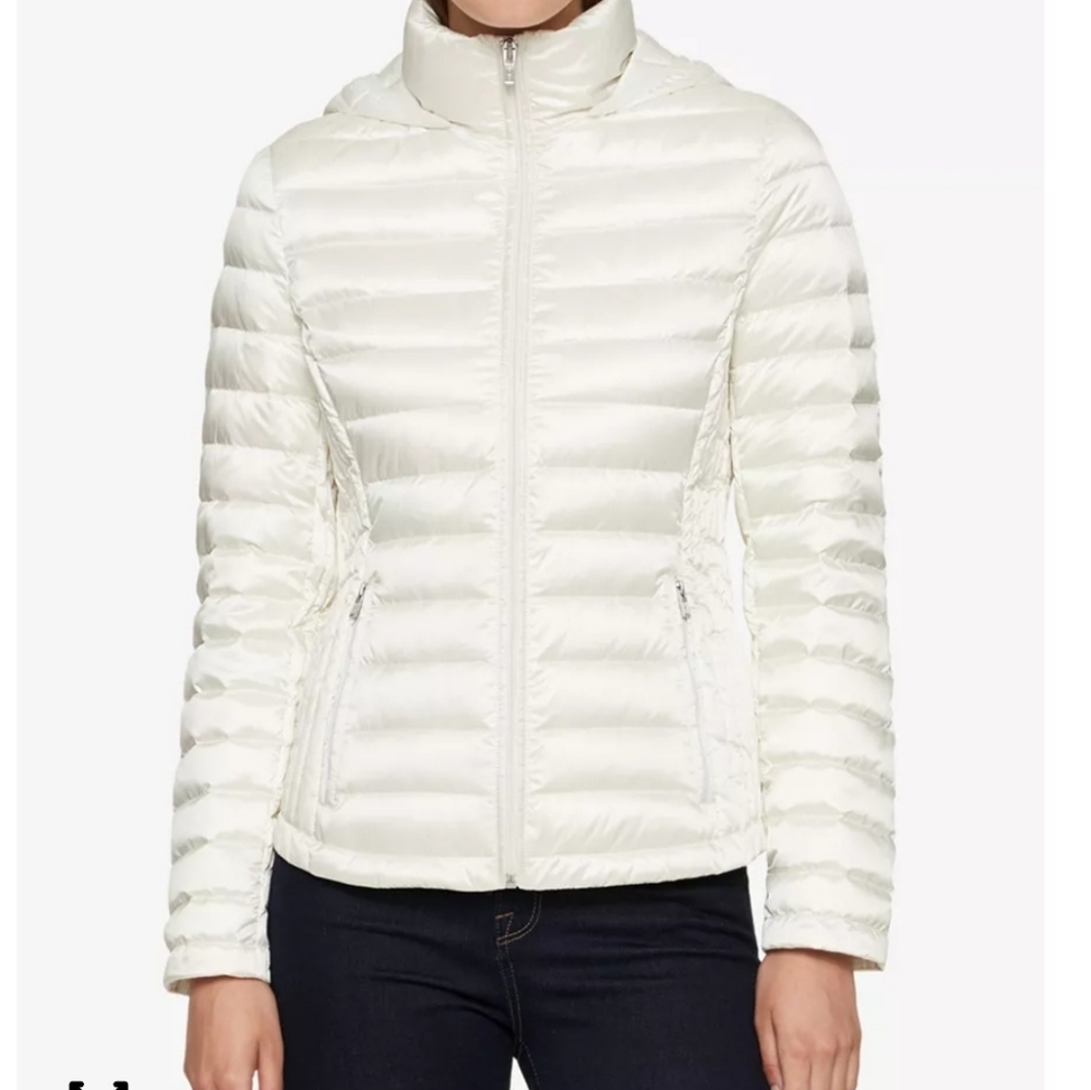 Tommy Hilfiger Women's Cream Puffer Jacket